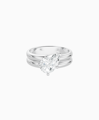 White Lab Diamond / Pear (Tilted) / 1.5ct