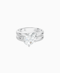 White Lab Diamond / Pear (Tilted) / 2ct