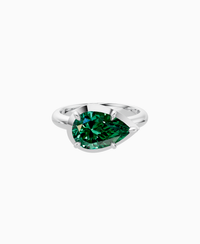 Zambian Lab Emerald / Pear (EW) / 2.5ct