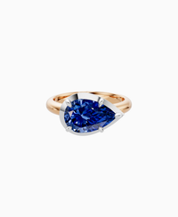 Royal Blue Lab Sapphire / Pear (EW) / 2.5ct