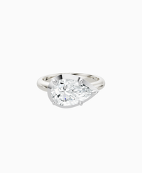 White Lab Diamond / Pear (EW) / 2.5ct
