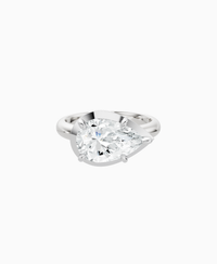 White Lab Diamond / Pear (EW) / 3ct