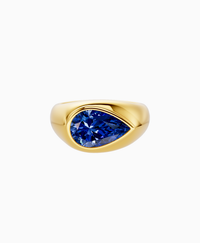 Royal Blue Lab Sapphire / Pear / 2.5ct